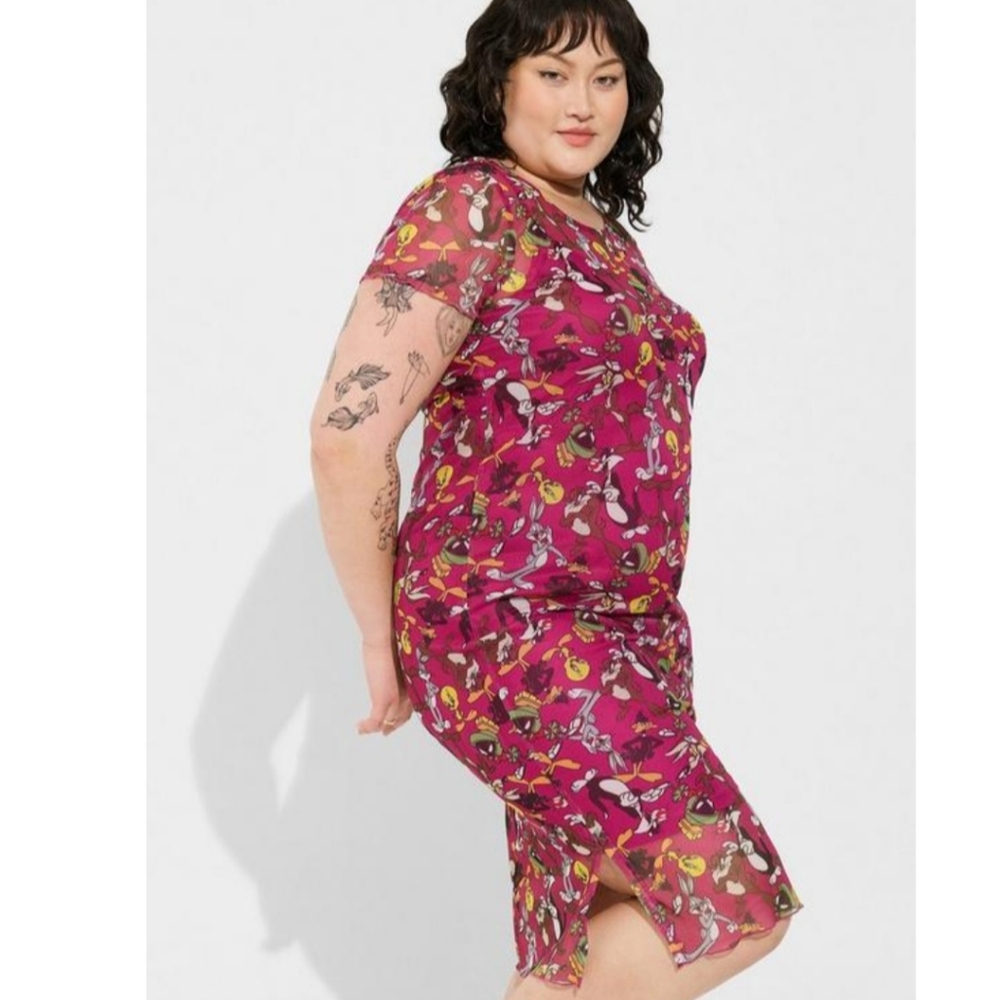 TORRID 6 Looney Tunes Dresd